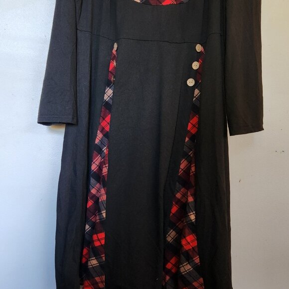 Plaid peek-a-boo winter dress - Picture 5 of 5